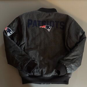 NFL Patriots Boys Team Apparel Letter Jacket Size M (10-12) Black and Gray